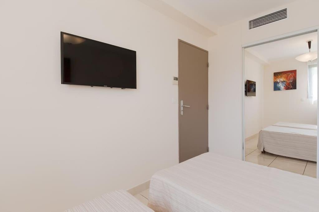 Luxury 3 Piece Garden Apartment In Cannes Marina มองเดอลิเยอลานาปูล ภายนอก รูปภาพ