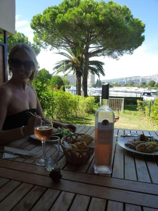 Luxury 3 Piece Garden Apartment In Cannes Marina มองเดอลิเยอลานาปูล ภายนอก รูปภาพ