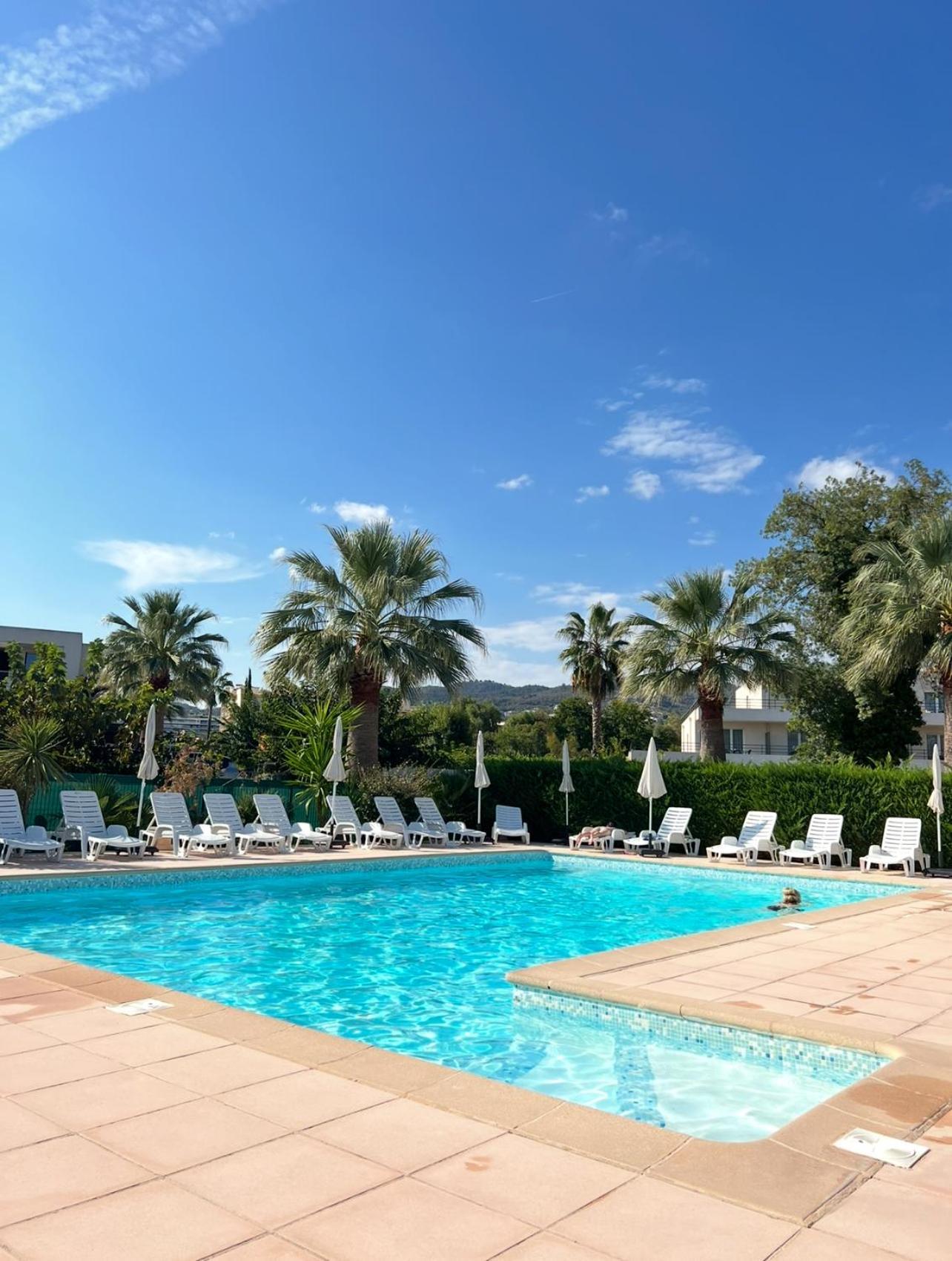 Luxury 3 Piece Garden Apartment In Cannes Marina มองเดอลิเยอลานาปูล ภายนอก รูปภาพ